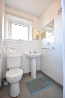 Bathroom .JPG