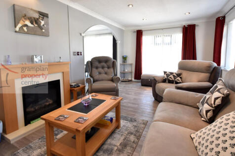 lounge 3.JPG