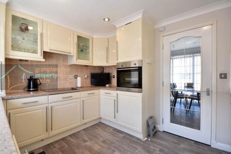 kitchen 2.JPG