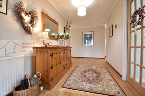 Hallway 2nd.JPG