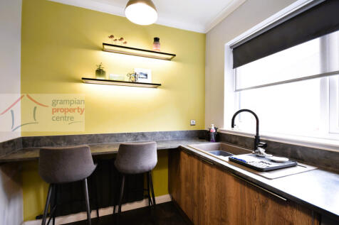 Kitchen 3.JPG