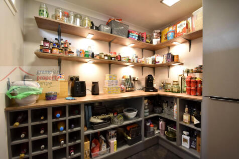 Pantry .JPG