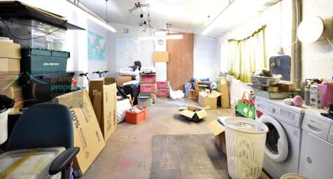 Garage 2.JPG
