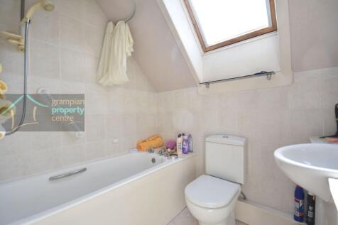 bathroom .JPG