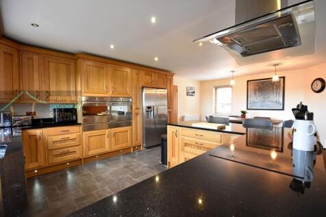 kitchen 2 .JPG
