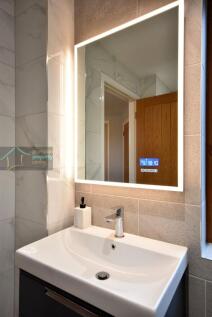 en-suite 3.JPG