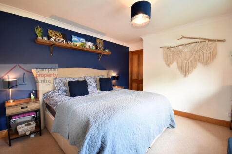 Bed 1 4.JPG