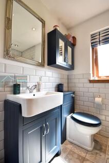 En-Suite 3 .JPG