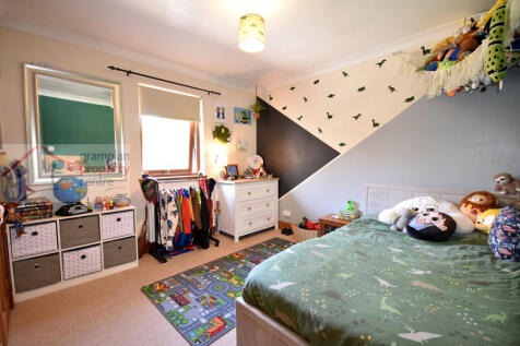 Bed 3.JPG