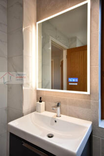 en-suite 3.JPG
