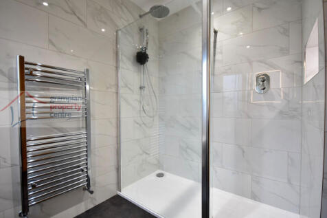 en-suite 2.JPG