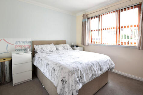 Bed 1 .JPG