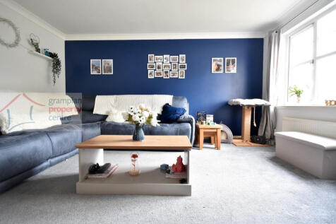 Lounge 3.JPG