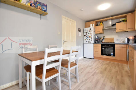 Kitchen 2 .JPG