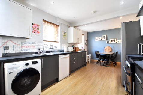 Kitchen .JPG