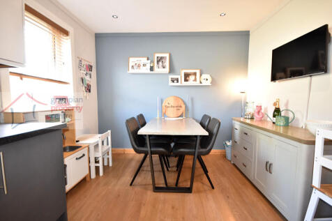 Kitchen 2.JPG
