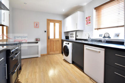 Kitchen 3.JPG
