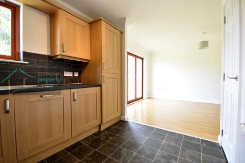 Kitchen 2 .JPG