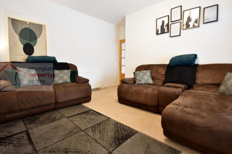 Lounge 3 .JPG