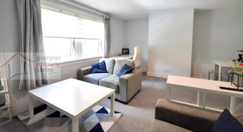 Lounge 2 .JPG