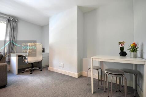 Lounge 4 .JPG