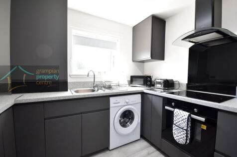Kitchen  .JPG