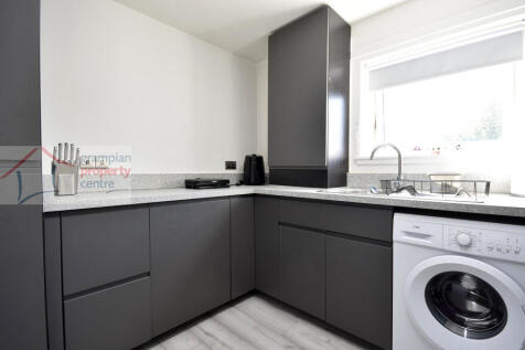Kitchen 2.JPG