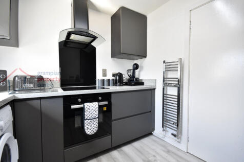 Kitchen 3.JPG