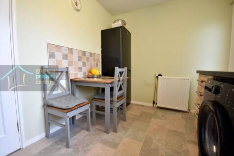 Kitchen 3 .JPG