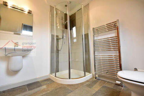 En-Suite 2 .JPG