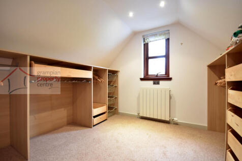 Wardrobe Dressing Room .JPG