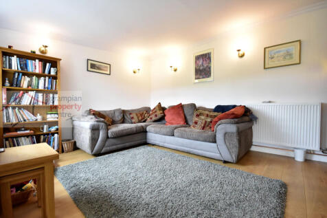Lounge 2 .JPG
