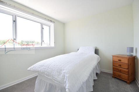 Bed 2 .JPG
