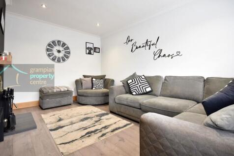 Lounge 3.JPG