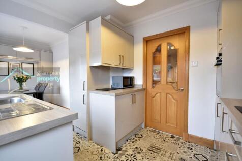 Kitchen 2 .JPG