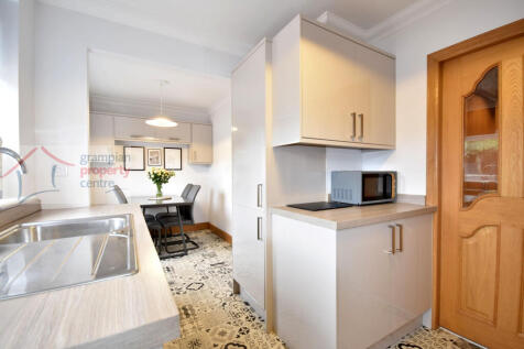 Kitchen 3 .JPG