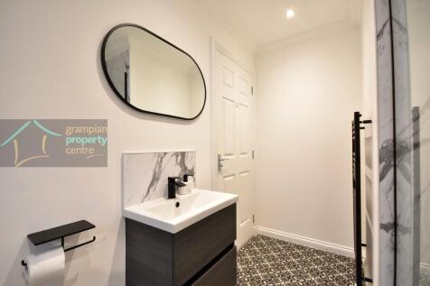 shower room 3.JPG