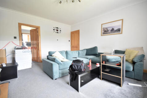 Lounge 2 .JPG