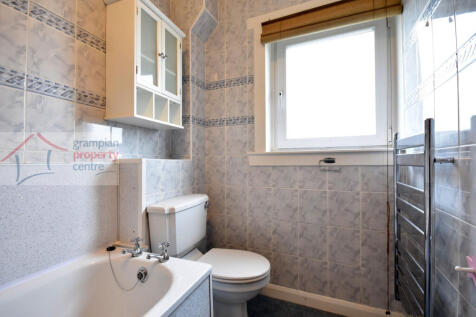 bathroom .JPG