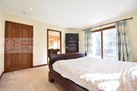 bed 1 ground floor 2 .JPG
