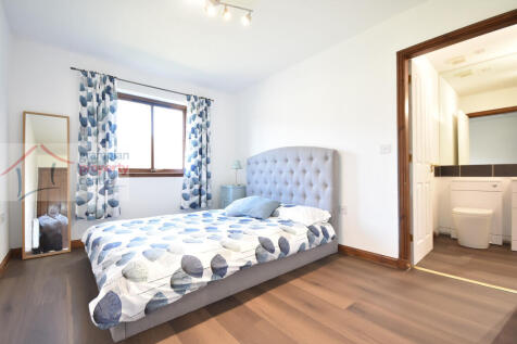 bed 3 ground floor.JPG