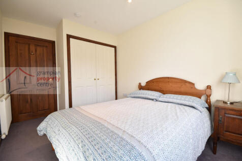 bed 5 ground floor .JPG