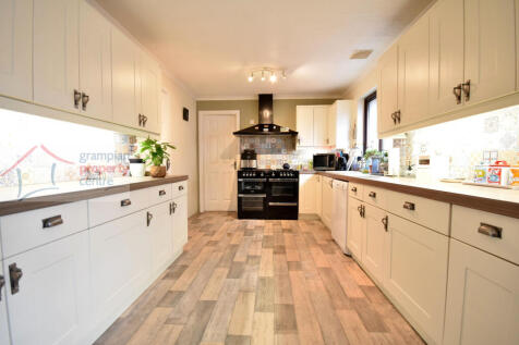 Kitchen 4 .JPG