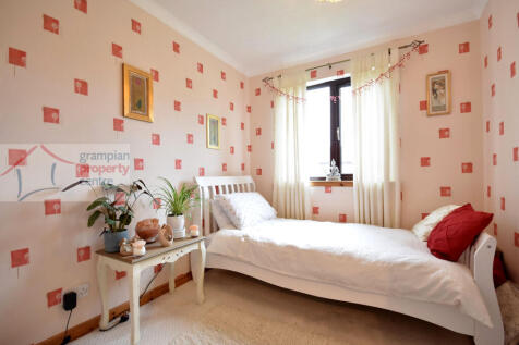 Ground Floor Bed 1 .JPG