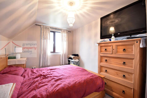 Bed 3.JPG