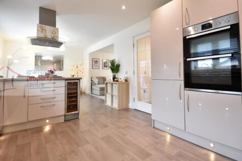 kitchen 2.JPG