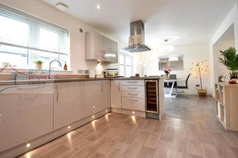 Kitchen 3.JPG