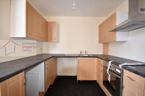 1a Kitchen 2 .JPG