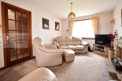 lounge 2.JPG