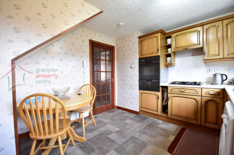 kitchen 2 .JPG